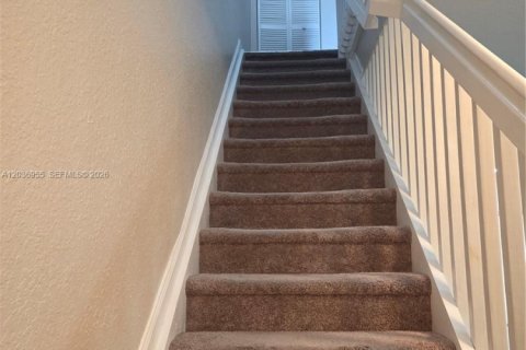 Townhouse in Tamarac, Florida 2 bedrooms, 130.43 sq.m. № 2154211 - photo 7