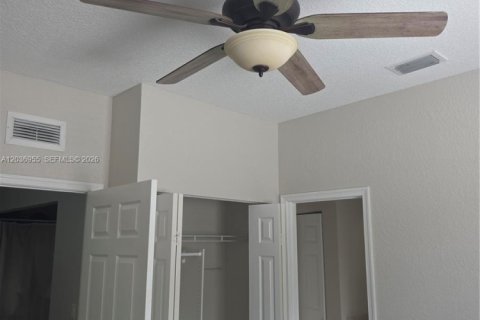 Townhouse in Tamarac, Florida 2 bedrooms, 130.43 sq.m. № 2154211 - photo 18