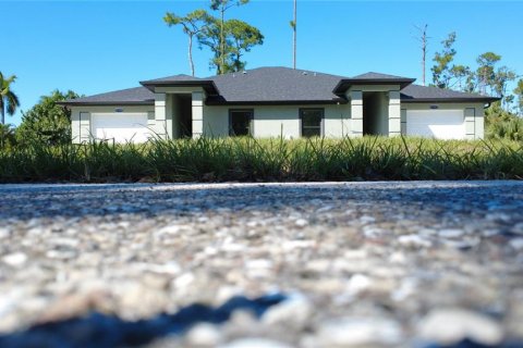 Immobilier commercial à vendre à Port Charlotte, Floride: 6 chambres, 222.97 m2 № 2415225 - photo 24