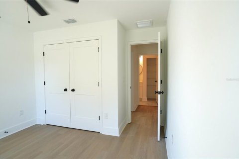 Immobilier commercial à vendre à Port Charlotte, Floride: 6 chambres, 222.97 m2 № 2415225 - photo 10
