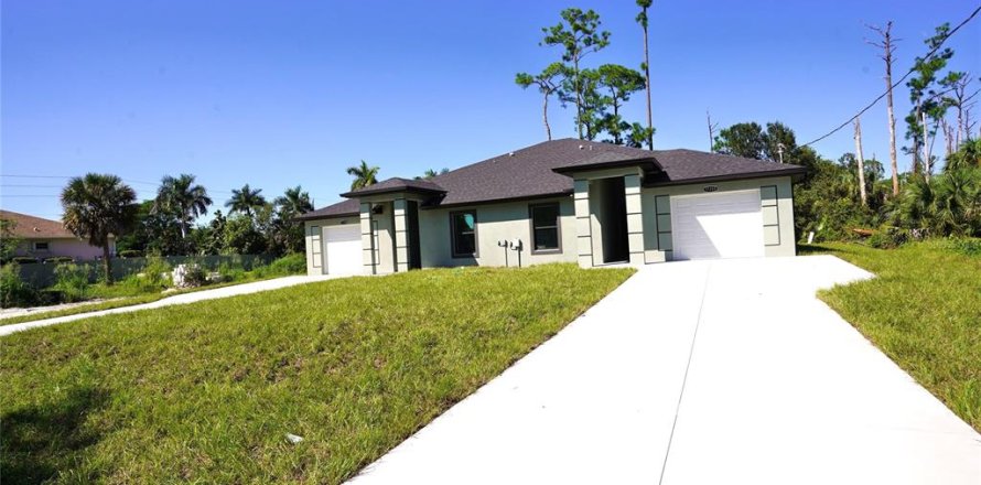 Immobilier commercial à Port Charlotte, Floride 6 chambres, 222.97 m2 № 2415225