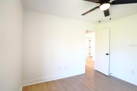 Immobilier commercial à vendre à Port Charlotte, Floride: 6 chambres, 222.97 m2 № 2415225 - photo 14