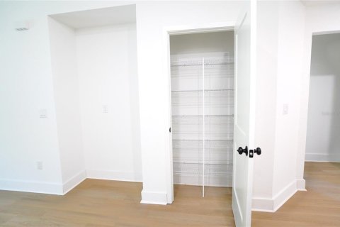 Immobilier commercial à vendre à Port Charlotte, Floride: 6 chambres, 222.97 m2 № 2415225 - photo 17