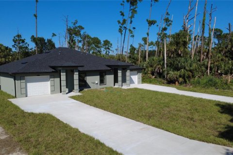 Immobilier commercial à vendre à Port Charlotte, Floride: 6 chambres, 222.97 m2 № 2415225 - photo 30