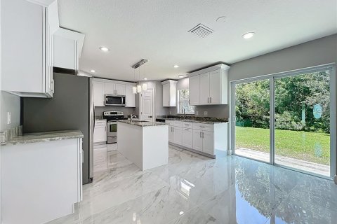 Casa en venta en Orlando, Florida, 4 dormitorios, 258.36 m2 № 1902620 - foto 14