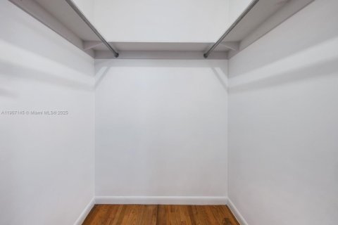 Condo in Miami Beach, Florida, 2 bedrooms  № 1963648 - photo 7