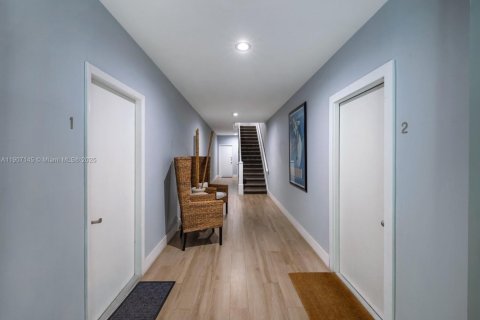 Condo in Miami Beach, Florida, 2 bedrooms  № 1963648 - photo 16