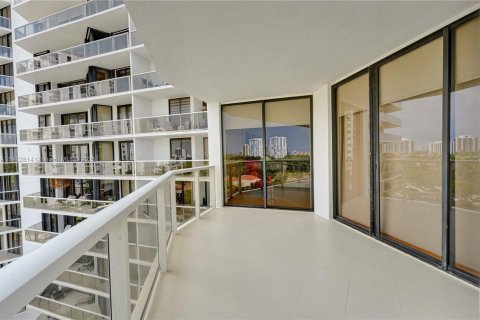 Condo in Aventura, Florida, 4 bedrooms  № 1969575 - photo 22