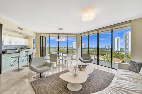 Condo in Aventura, Florida, 4 bedrooms  № 1969575