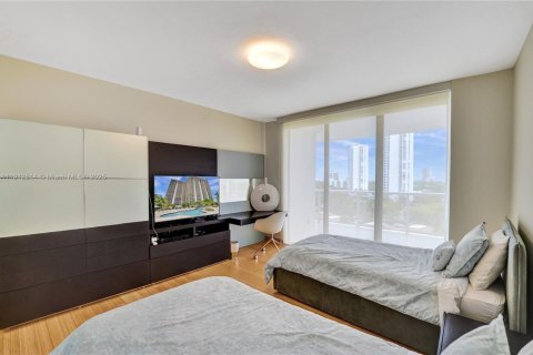 Condo in Aventura, Florida, 4 bedrooms  № 1969575 - photo 15