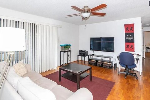 Condo in Orlando, Florida, 2 bedrooms  № 1568137 - photo 5