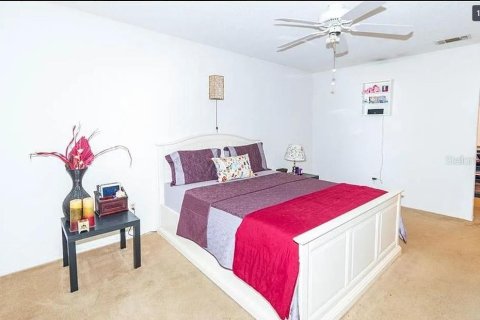 Condo in Orlando, Florida, 2 bedrooms  № 1568137 - photo 12