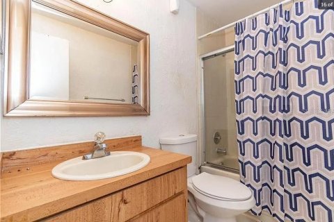 Condo in Orlando, Florida, 2 bedrooms  № 1568137 - photo 16