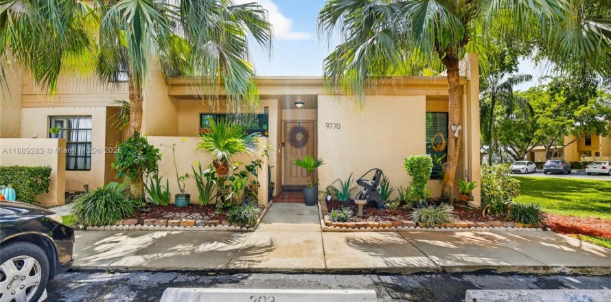 Condo à Pembroke Pines, Floride, 2 chambres  № 1941361