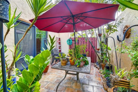 Copropriété à vendre à Pembroke Pines, Floride: 2 chambres, 100.33 m2 № 1941361 - photo 26