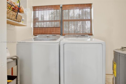 Copropriété à vendre à Pembroke Pines, Floride: 2 chambres, 100.33 m2 № 1941361 - photo 12