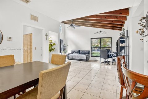 Copropriété à vendre à Pembroke Pines, Floride: 2 chambres, 100.33 m2 № 1941361 - photo 8