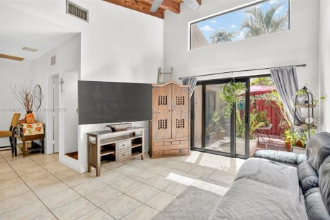 Copropriété à vendre à Pembroke Pines, Floride: 2 chambres, 100.33 m2 № 1941361 - photo 15