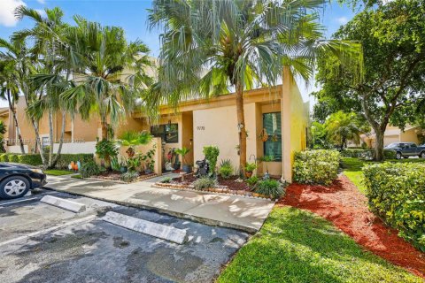 Copropriété à vendre à Pembroke Pines, Floride: 2 chambres, 100.33 m2 № 1941361 - photo 2