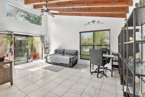 Copropriété à vendre à Pembroke Pines, Floride: 2 chambres, 100.33 m2 № 1941361 - photo 14