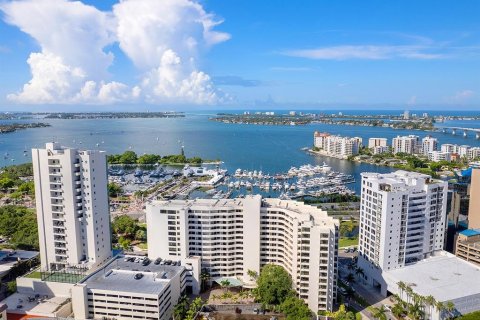 Condo in Sarasota, Florida, 2 bedrooms  № 2102850