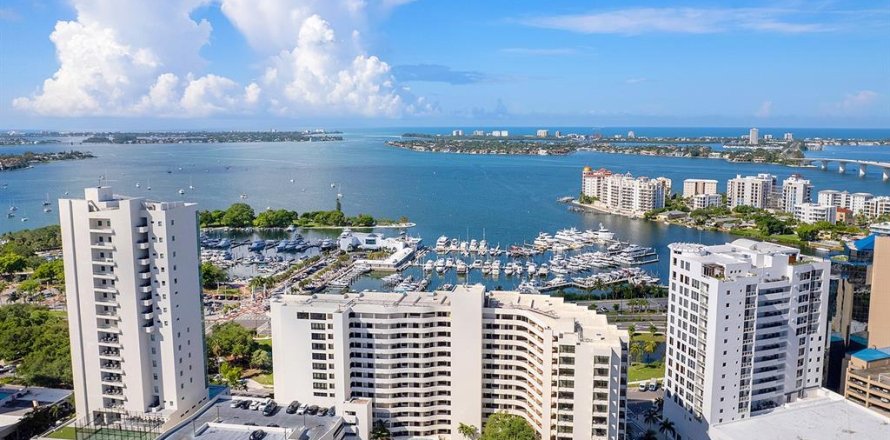 Condo in Sarasota, Florida, 2 bedrooms  № 2102850