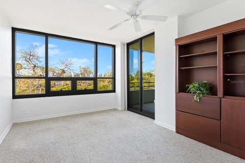 Condo in Sarasota, Florida, 2 bedrooms  № 2102850 - photo 27