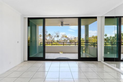 Condo in Sarasota, Florida, 2 bedrooms  № 2102850 - photo 10