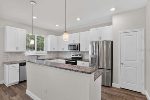 Villa ou maison à louer à Clermont, Floride: 5 chambres, 248.23 m2 № 2385950 - photo 10
