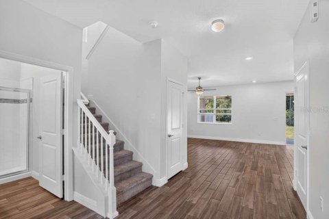 Villa ou maison à louer à Clermont, Floride: 5 chambres, 248.23 m2 № 2385950 - photo 3
