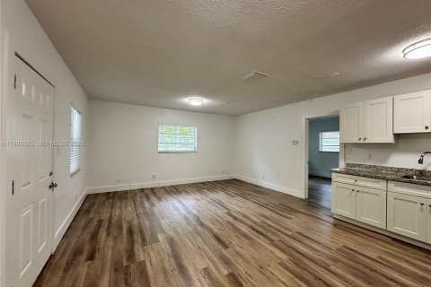 Снять в аренду квартиру в Форт-Лодердейл, Флорида 1 спальня, № 2056113 - фото 3