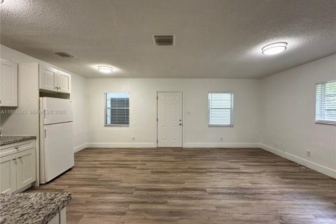 Снять в аренду квартиру в Форт-Лодердейл, Флорида 1 спальня, № 2056113 - фото 11