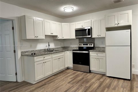 Снять в аренду квартиру в Форт-Лодердейл, Флорида 1 спальня, № 2056113 - фото 7