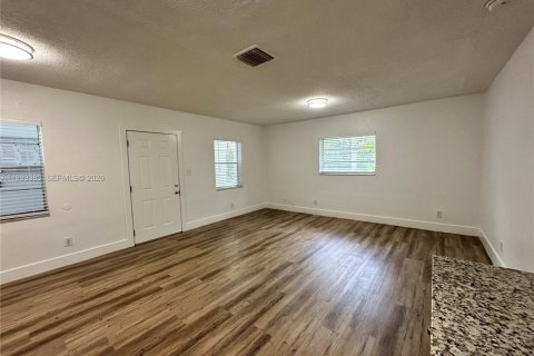 Снять в аренду квартиру в Форт-Лодердейл, Флорида 1 спальня, № 2056113 - фото 8