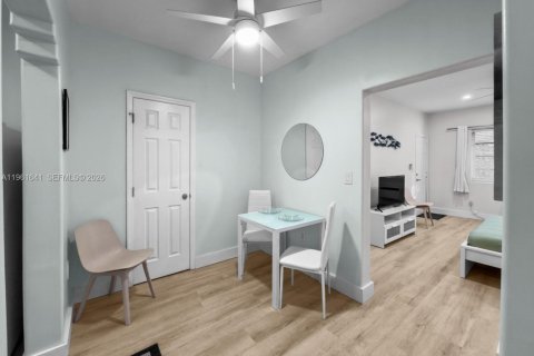 Condominio en alquiler en Miami Beach, Florida, 37.16 m2 № 2024389 - foto 11