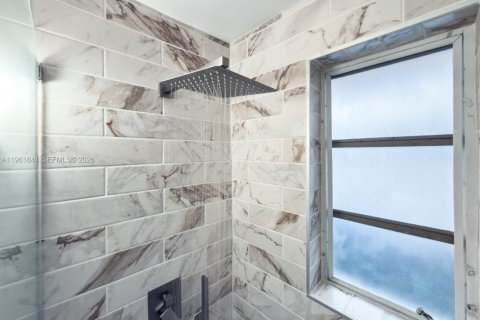 Condominio en alquiler en Miami Beach, Florida, 37.16 m2 № 2024389 - foto 19