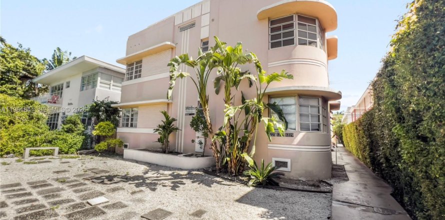 Estudio en el Condominio en Miami Beach, Florida  № 2024389