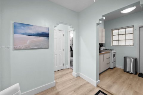 Condominio en alquiler en Miami Beach, Florida, 37.16 m2 № 2024389 - foto 10