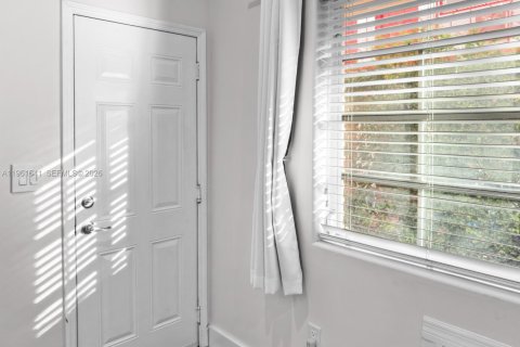 Condominio en alquiler en Miami Beach, Florida, 37.16 m2 № 2024389 - foto 5