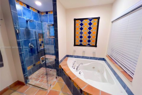 House in Miami, Florida 3 bedrooms, 210.42 sq.m. № 2034886 - photo 25