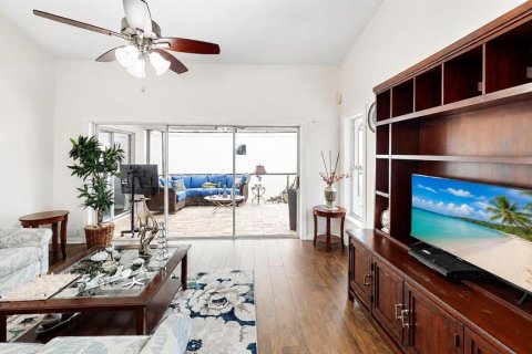Villa ou maison à vendre à Bradenton, Floride: 3 chambres, 169.27 m2 № 2144549 - photo 9