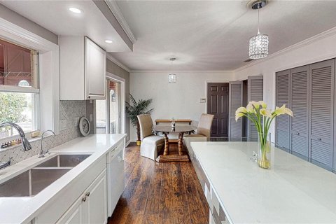 Villa ou maison à vendre à Bradenton, Floride: 3 chambres, 169.27 m2 № 2144549 - photo 11