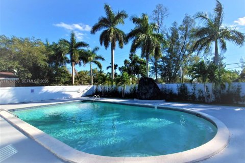 House in Miami Gardens, Florida 2 bedrooms, 75.25 sq.m. № 2038424 - photo 11