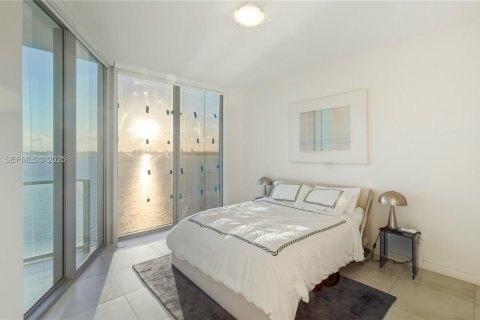 Condo in Miami, Florida, 2 bedrooms  № 1994265 - photo 11