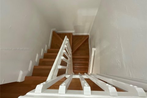 Adosado en alquiler en Hialeah, Florida, 3 dormitorios, 157.19 m2 № 1993292 - foto 25