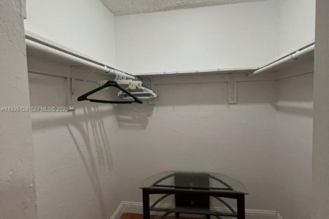 Adosado en alquiler en Hialeah, Florida, 3 dormitorios, 157.19 m2 № 1993292 - foto 23