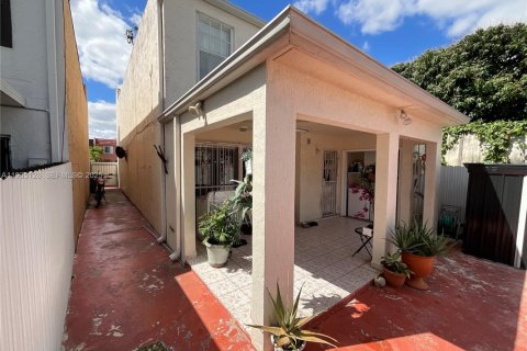 Adosado en alquiler en Hialeah, Florida, 3 dormitorios, 157.19 m2 № 1993292 - foto 28