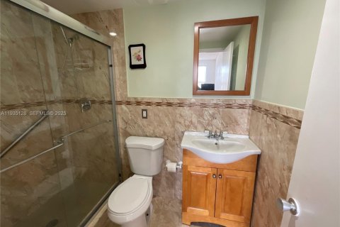 Adosado en alquiler en Hialeah, Florida, 3 dormitorios, 157.19 m2 № 1993292 - foto 22