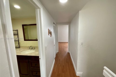 Adosado en alquiler en Hialeah, Florida, 3 dormitorios, 157.19 m2 № 1993292 - foto 13