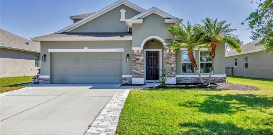 House in Parrish, Florida 3 bedrooms, 223.99 sq.m. № 1584050